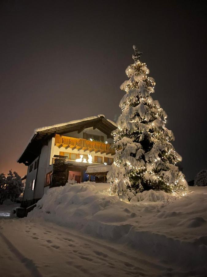 Haus Hubertus - Gaestehaus Sahler Partenen Exteriér fotografie