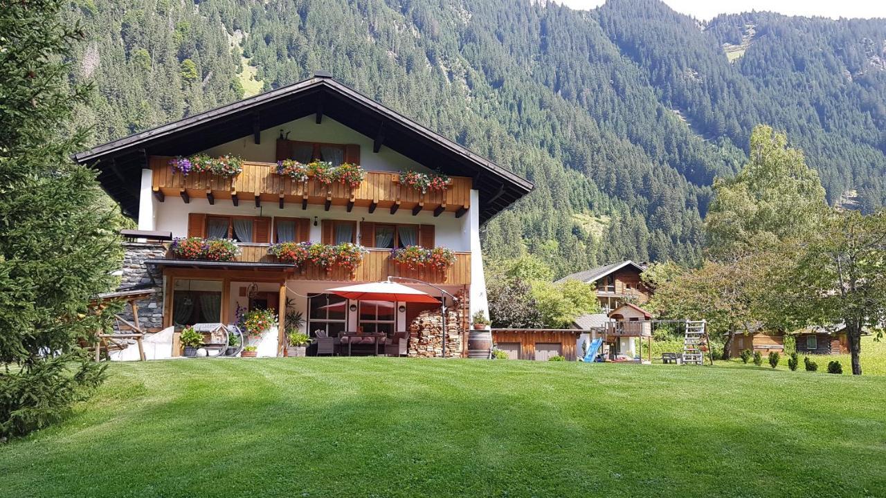Haus Hubertus - Gaestehaus Sahler Partenen Exteriér fotografie
