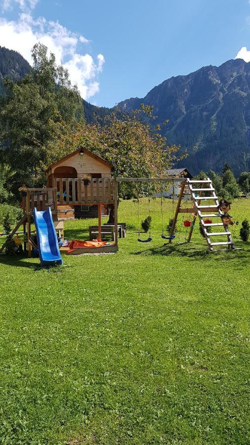 Haus Hubertus - Gaestehaus Sahler Partenen Exteriér fotografie
